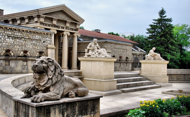 <span style="font-weight: bold;">ЕССЕНТУКИ</span>